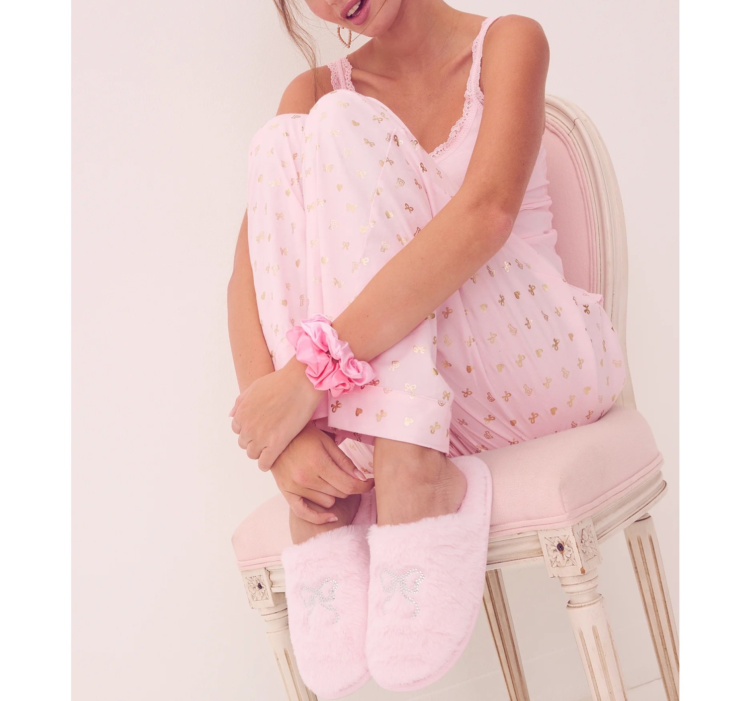 Домашние тапочки PINK x LoveShackFancy Closed-Toe Slippers