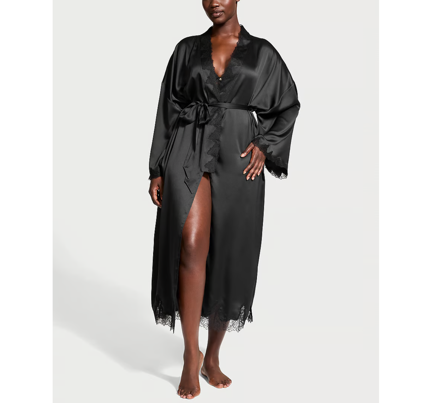 Сатиновый халат Victoria's Secret Satin & Rose Lace Open-Back Long Robe