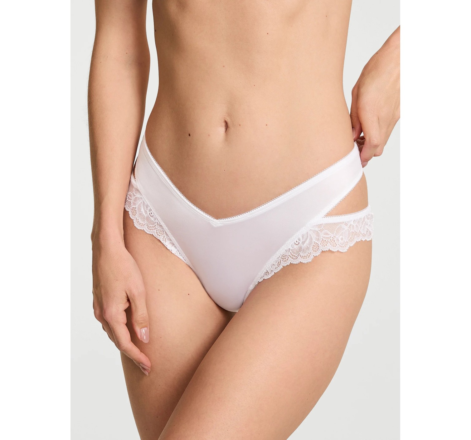 Трусики Rose Lace-Trim Cut-Out Thong Panty White