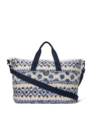 Сумка Cozy Plush Weekender Bag