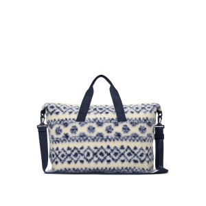Сумка Cozy Plush Weekender Bag