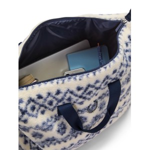 Сумка Cozy Plush Weekender Bag