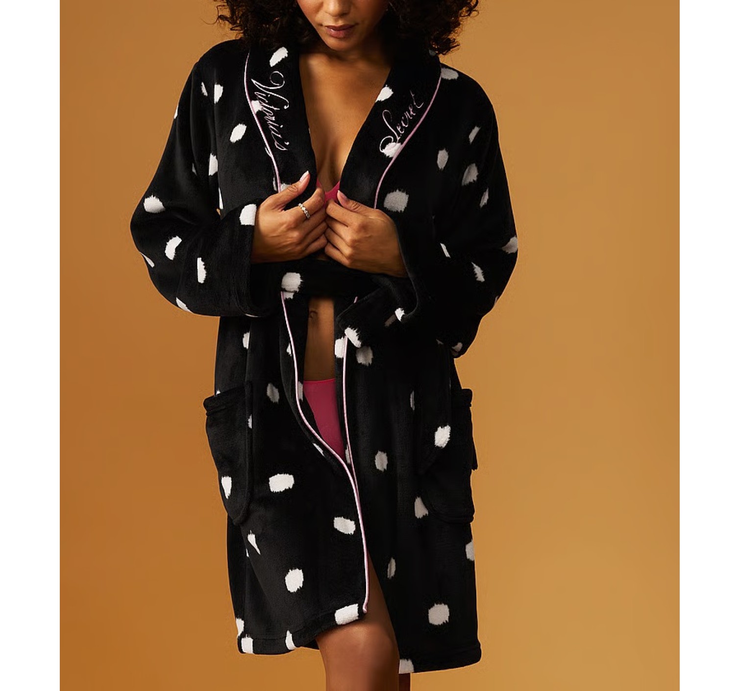 Халат Cozy Plush Robe Black Dot