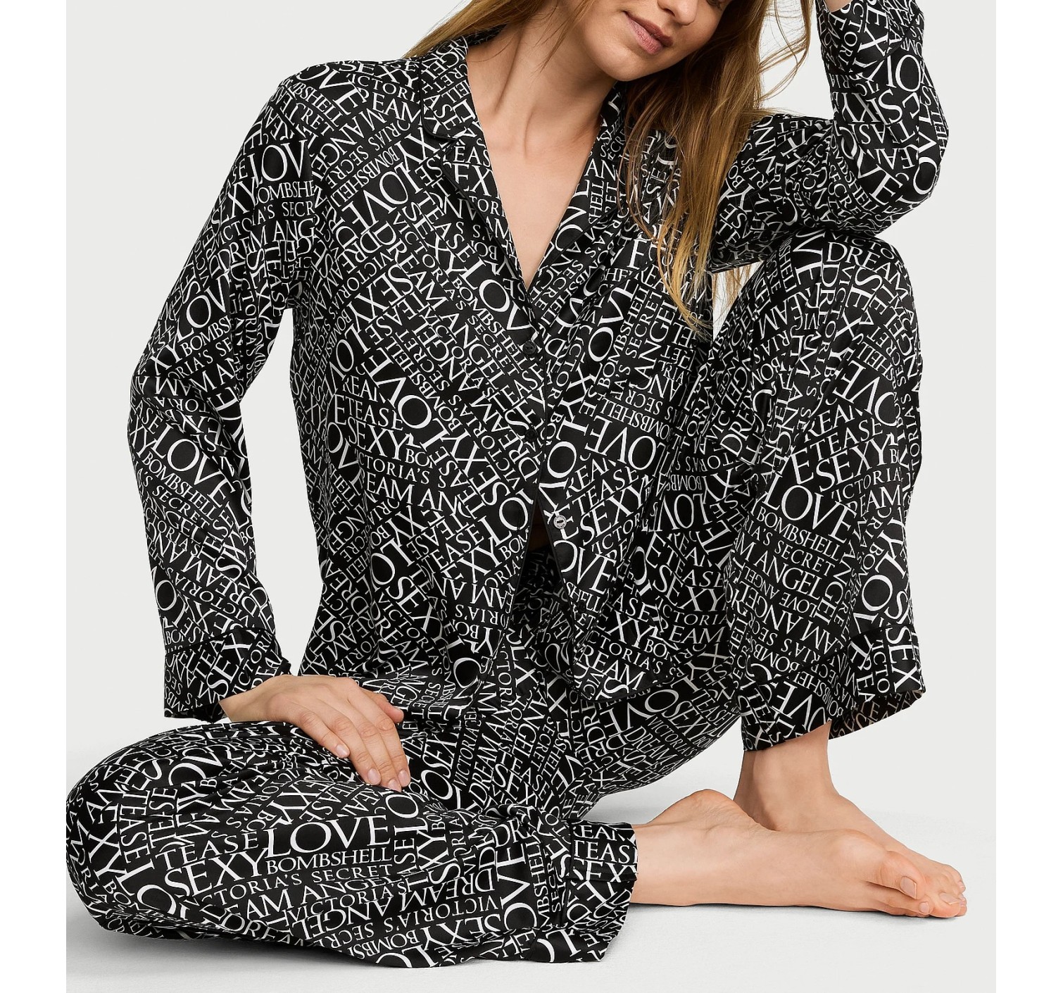 Пижама Signature Satin Long Pajama Set Black & White Newspaper