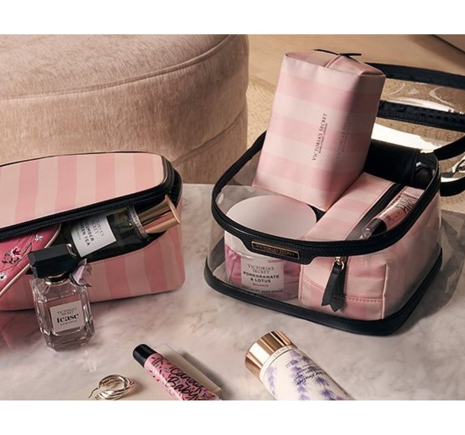 4-in-1 VICTORIA'S SECRET Train case in Signature Stripe 