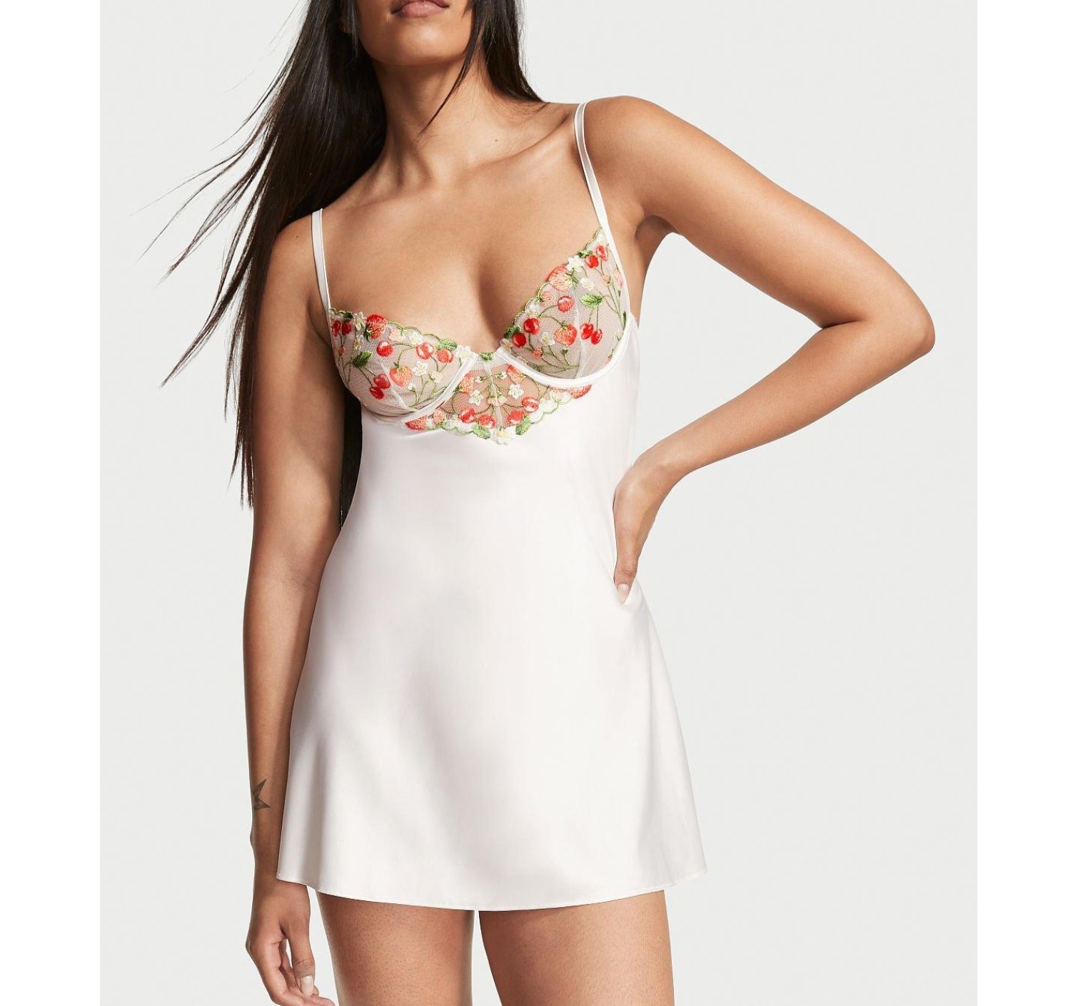 Пеньюар Strawberry Embroidery Satin Slip Coconut White