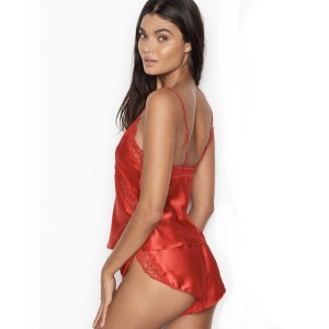 Сатиновая пижама Victoria’s Secret красная майка с шортами