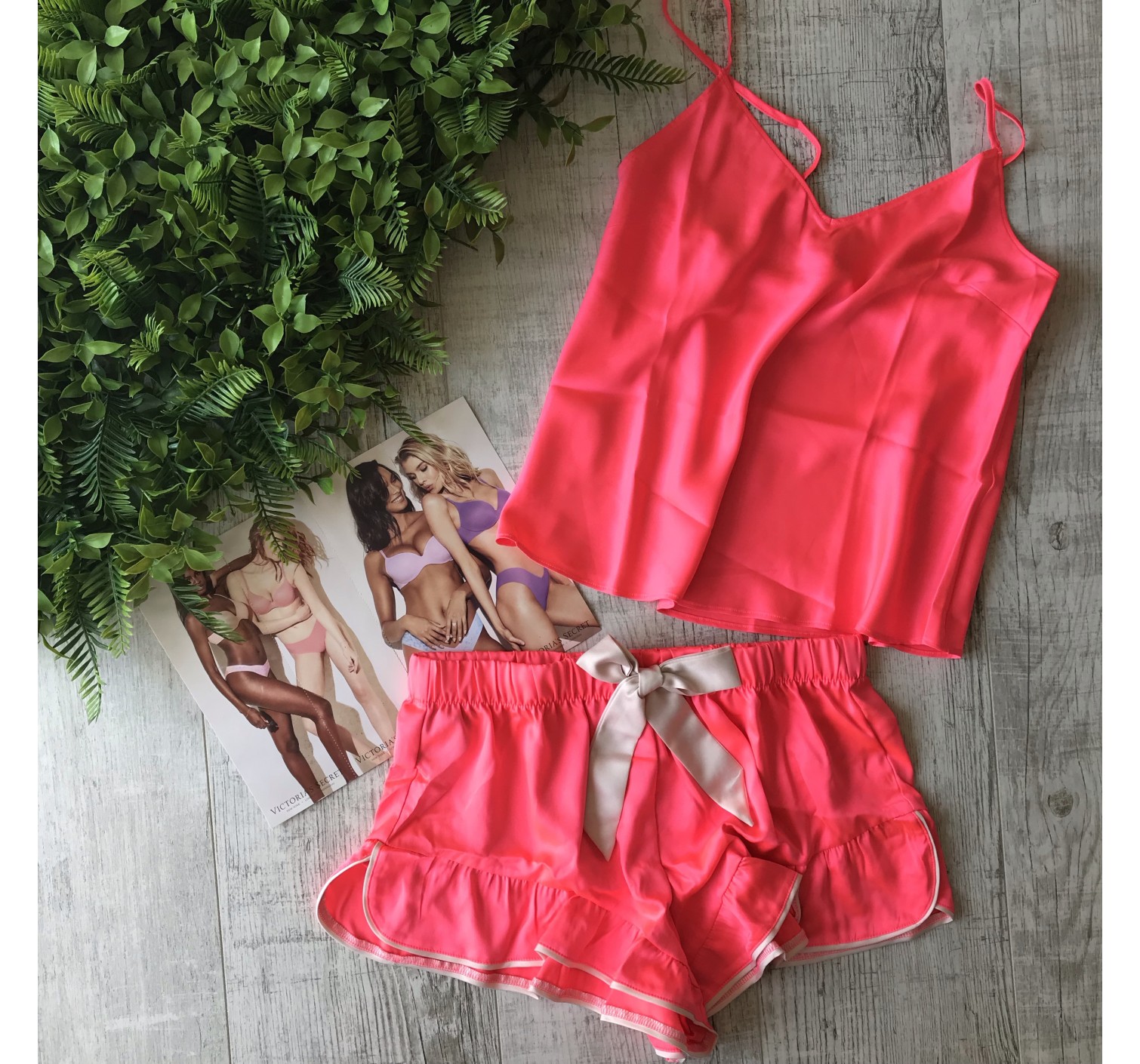 Сатиновая пижама Victoria’s Secret satin Pj Set neon pink