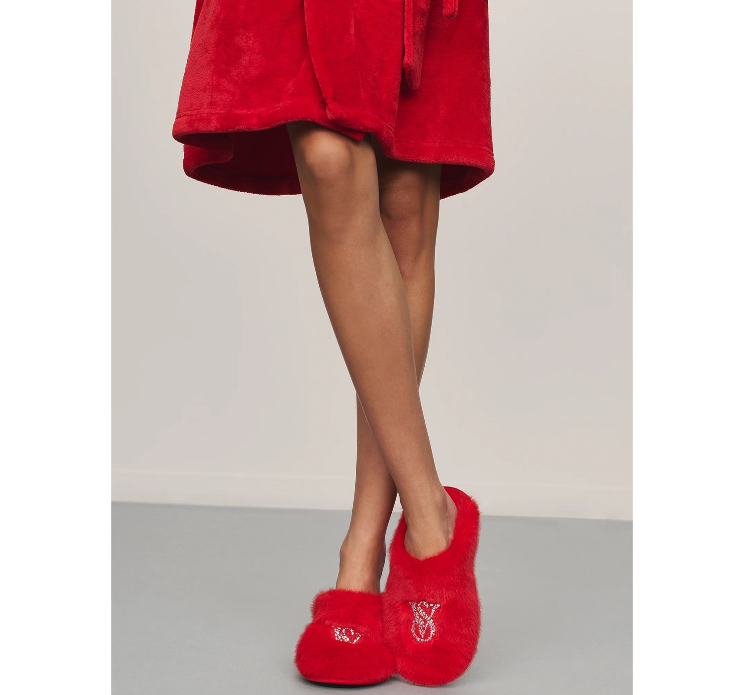 Домашні капці Luxe Plush Closed-Toe Slippers Lipstick