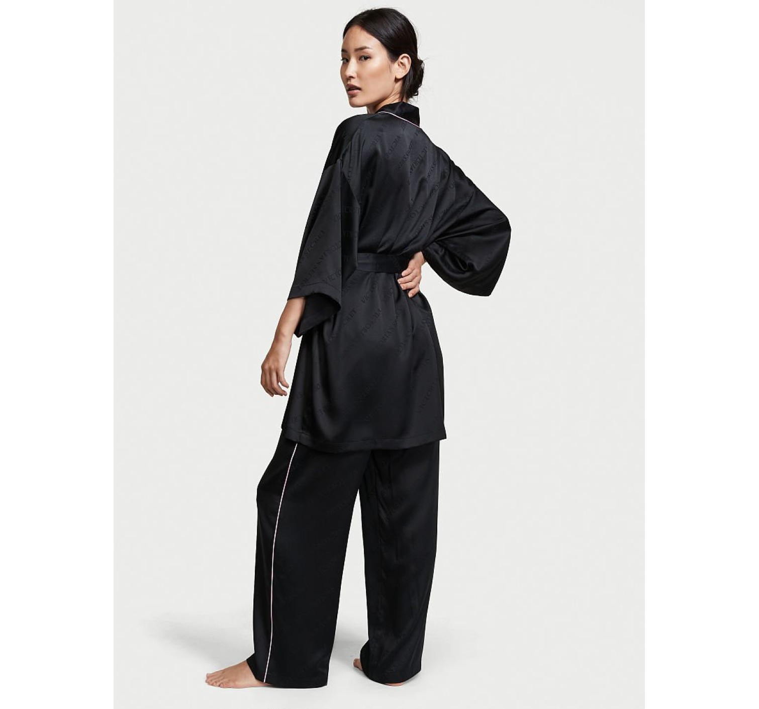 Пижама Victoria’s Secret Satin 3-Piece PJ Set Black logo