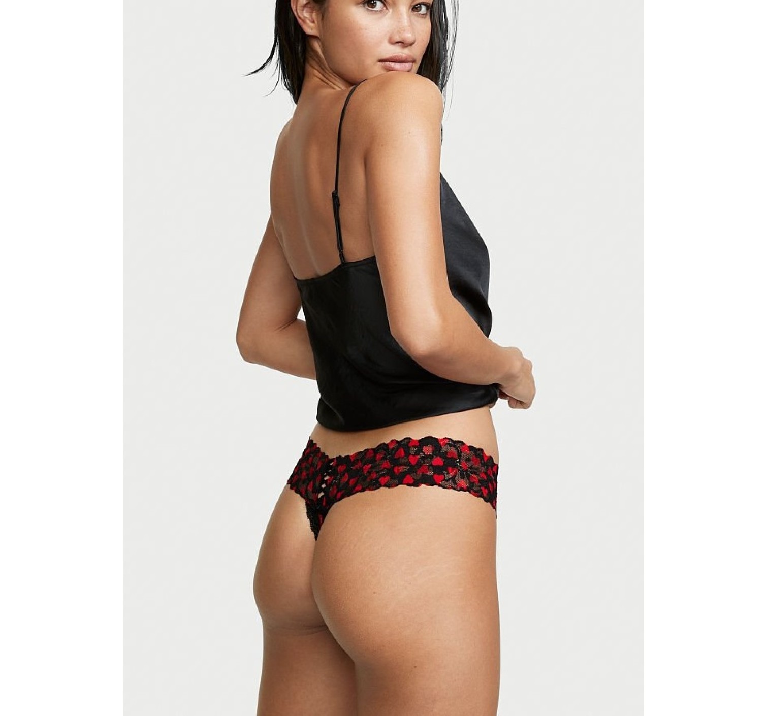 Трусики Victoria's Secret Lace Thong String Red Hearts