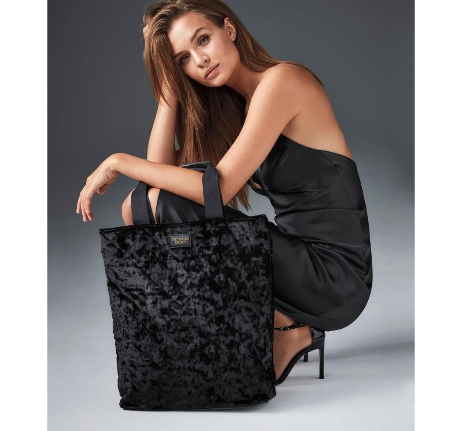 Вельветовая сумка Victoria's Secret Black Velvet Tote 