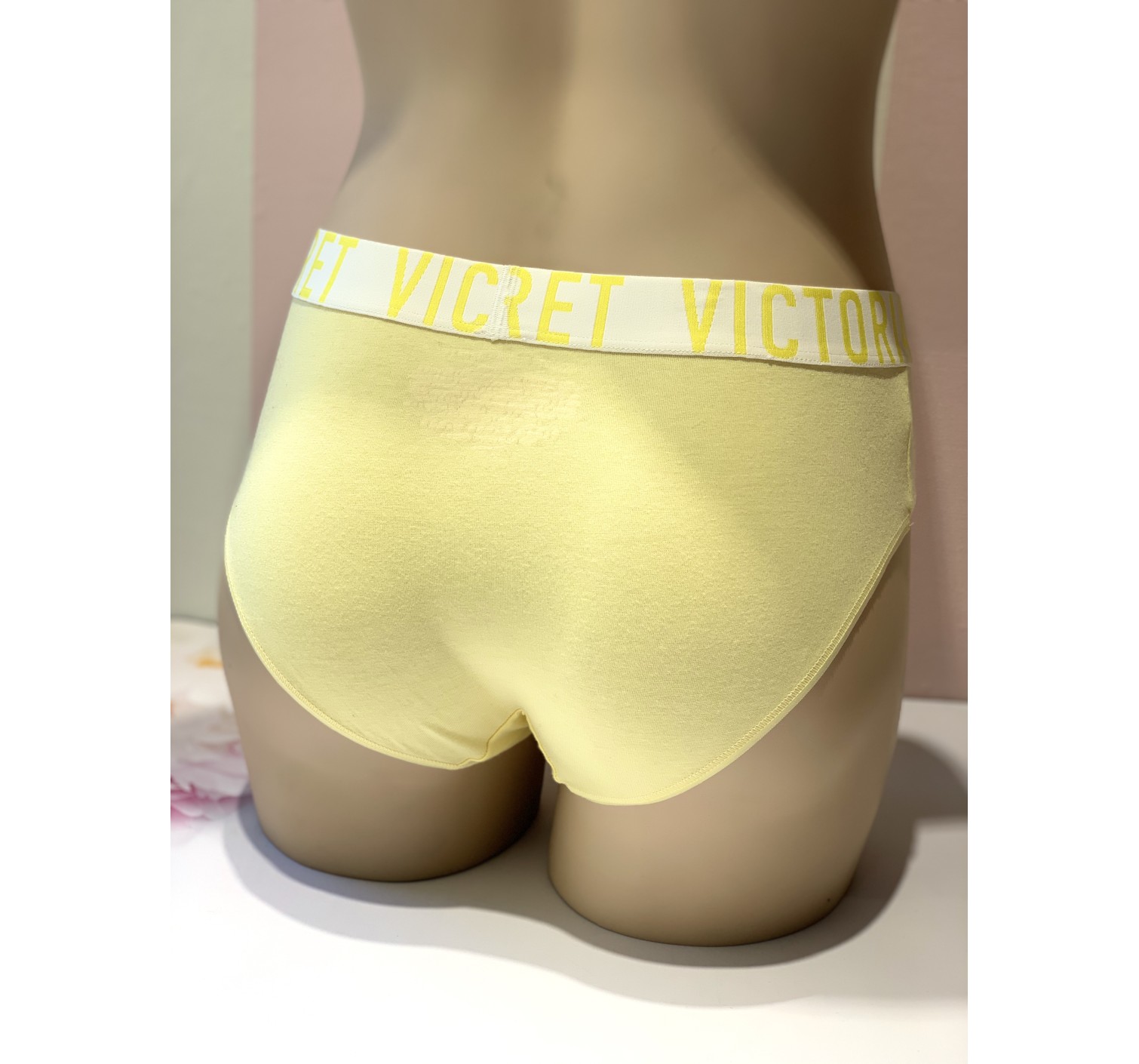 Трусики Victoria’s Secret Hiphugger panty yellow logo VS