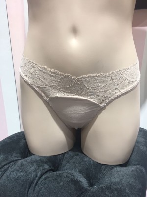 Трусики стрінги Victoria's Secret Champagne Lace Cotton Thong panty