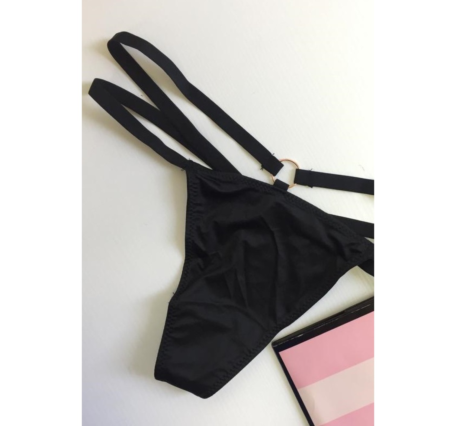 Трусики VS Very Sexy V-string Strappy Black panty