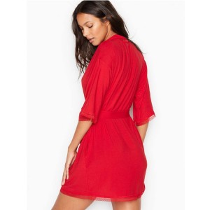 Халат Victoria’s Secret красный supersoft lace trim robe