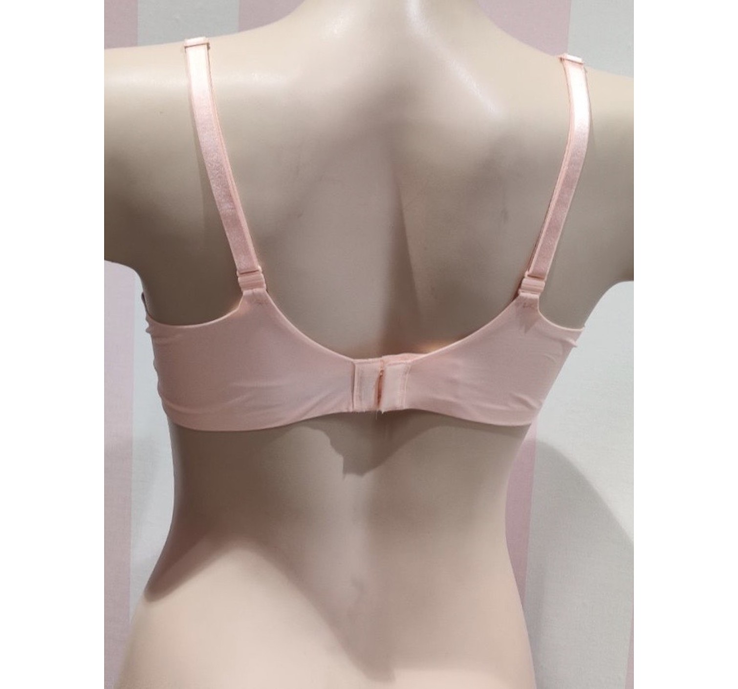 Бюстгальтер Victoria’s Secret Uplift Plunge Bra - Apricot color