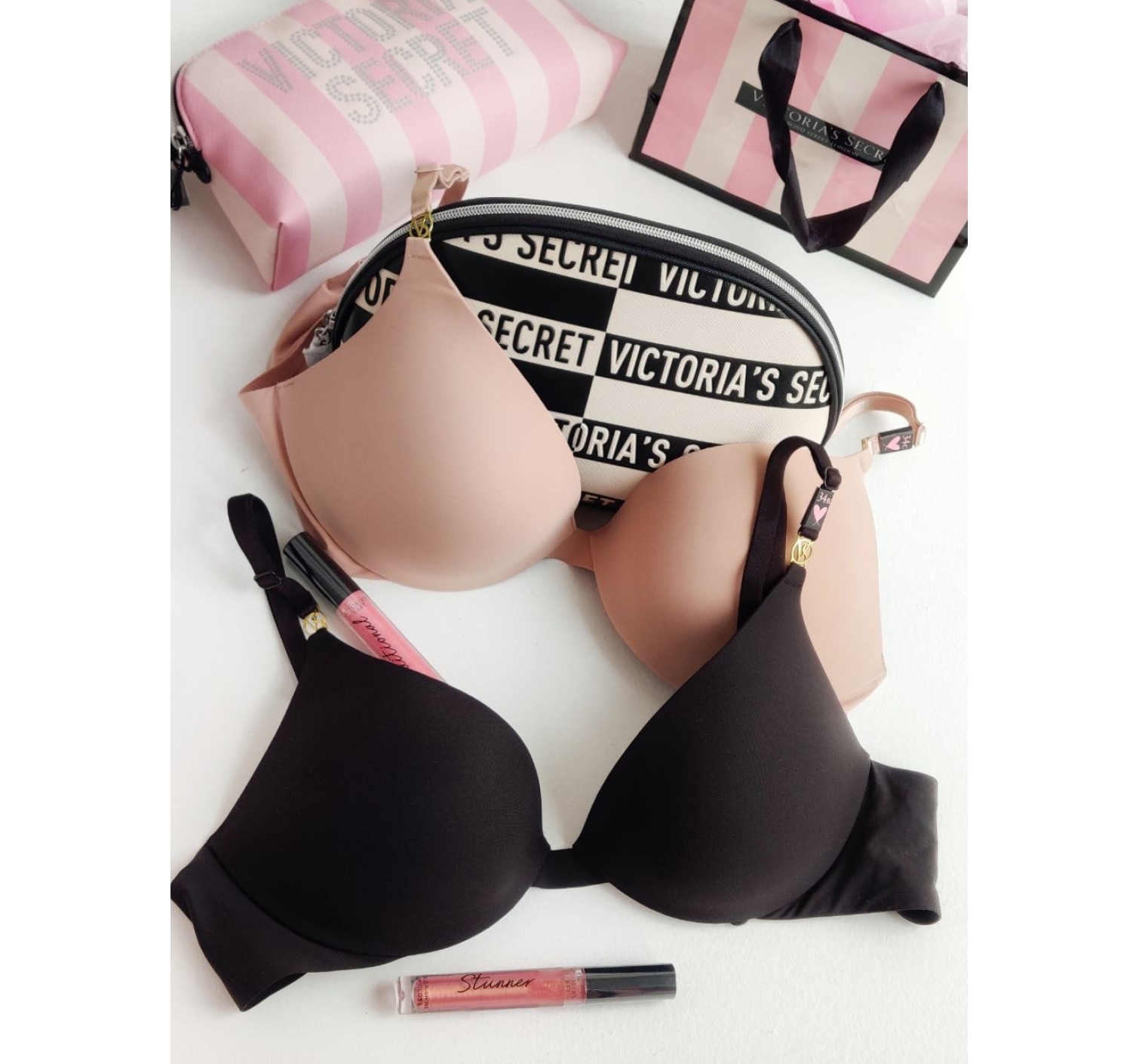 Бюстгальтер Victoria’s Secret Very Sexy Uplift Plunge Bra - Black