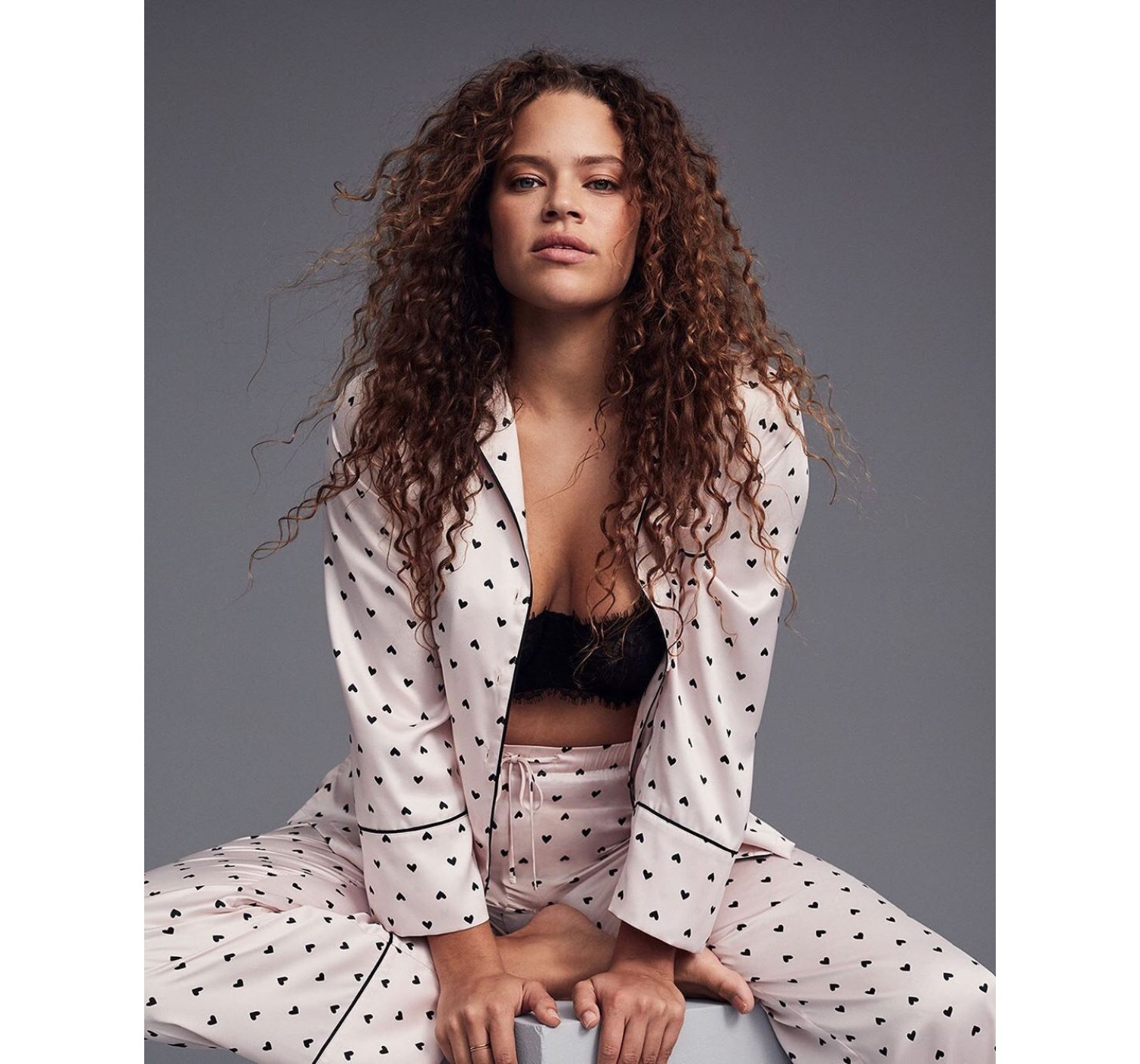 Пижама Victoria’s Secret Satin Long PJ Set Light Pink With Black Hearts