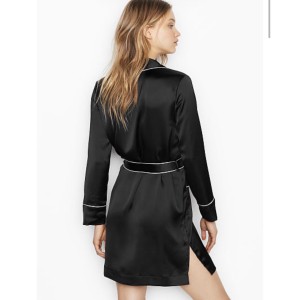 Сатиновый халат Victoria’s Secret Very Sexy Black