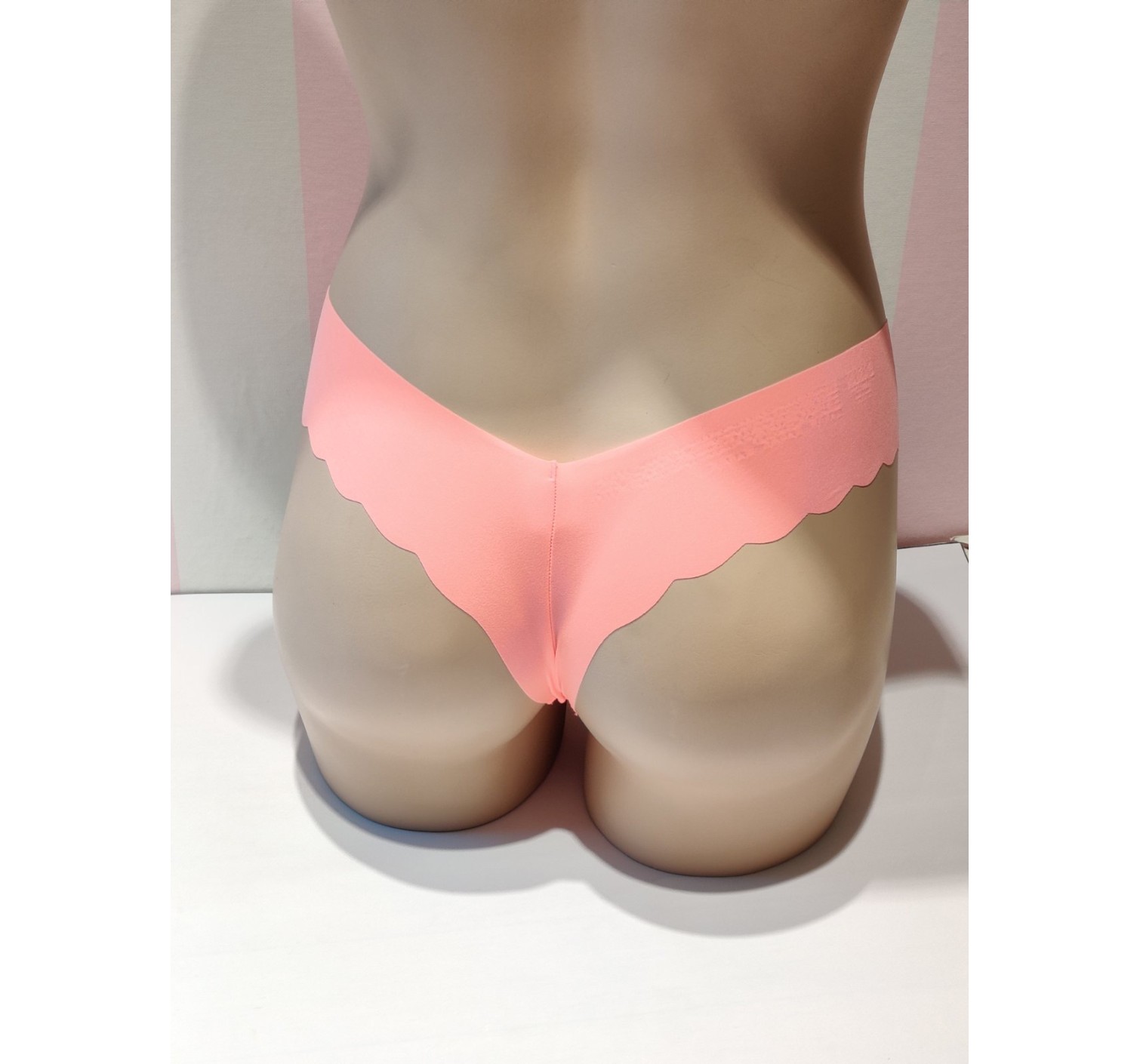 Трусики бесшовные Victoria’s Secret PINK Coral No Show Thong panty