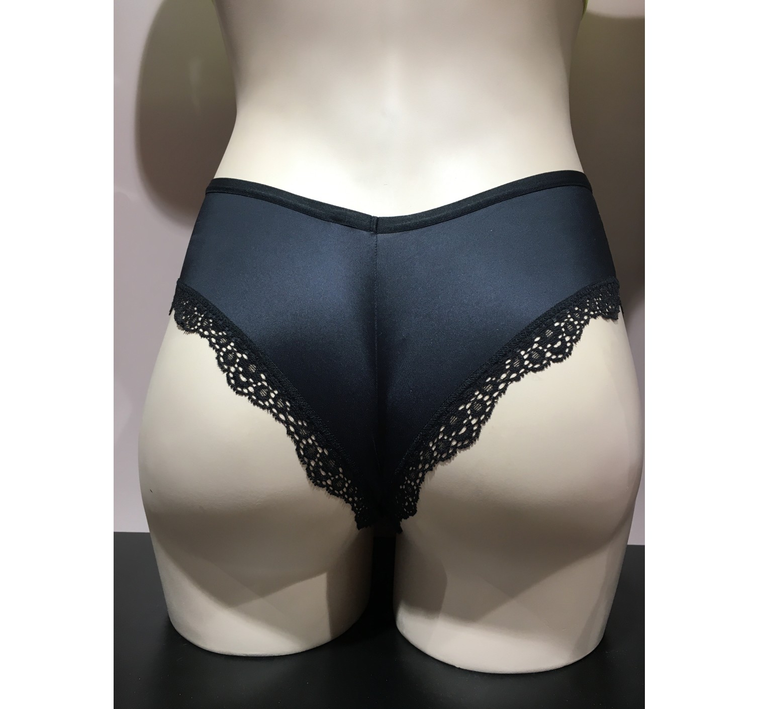 Трусики Victoria’s Secret Very Sexy Black Cheeky panty