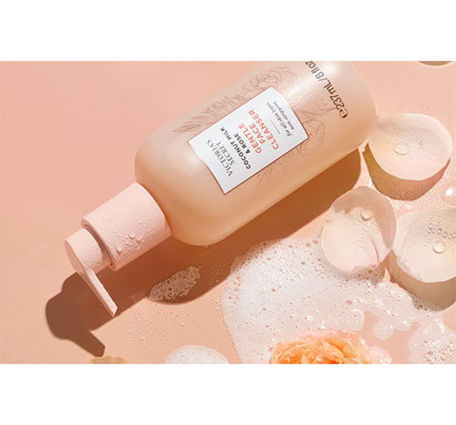 М'який засіб для чищення обличчя Gentle Face Cleanser Coconut Milk & Rose