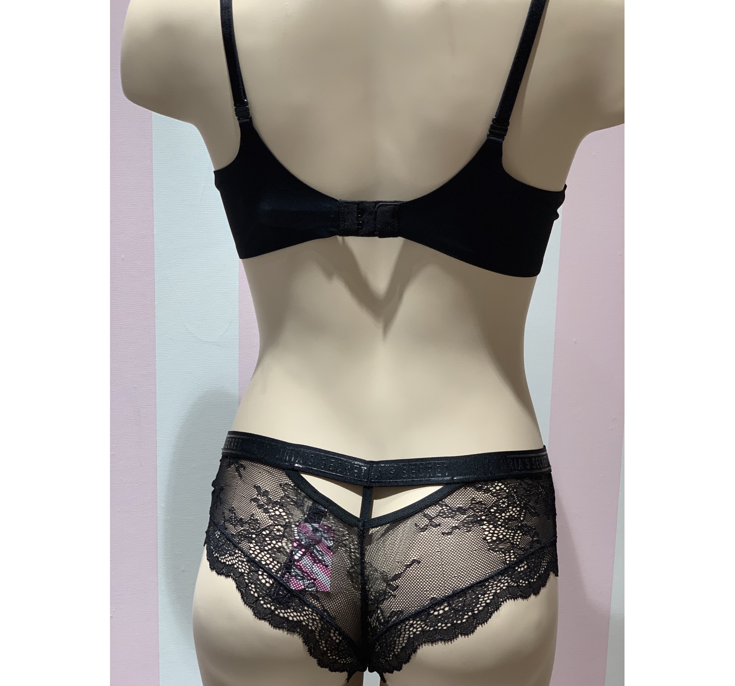 Комплект белья Victoria’s Secret Very Sexy Black Lace Bra set
