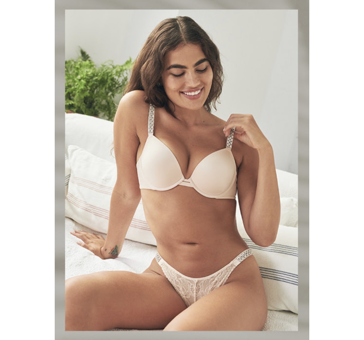 Комплект белья Victoria’s Secret Very Sexy Champagne Embellished Strap Push-up Bra set