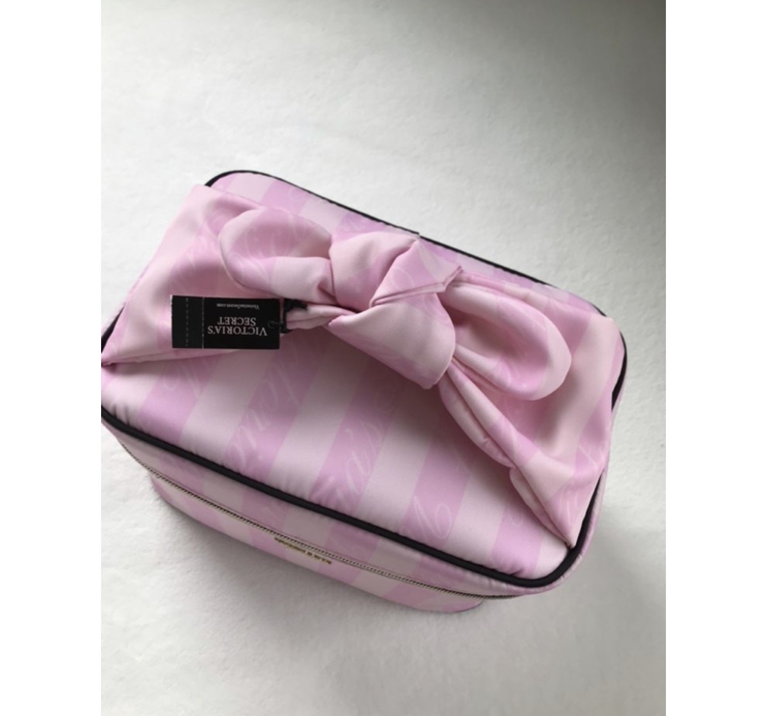 Бьюти кейс VICTORIA'S SECRET Signature Stripe Runway Train Case