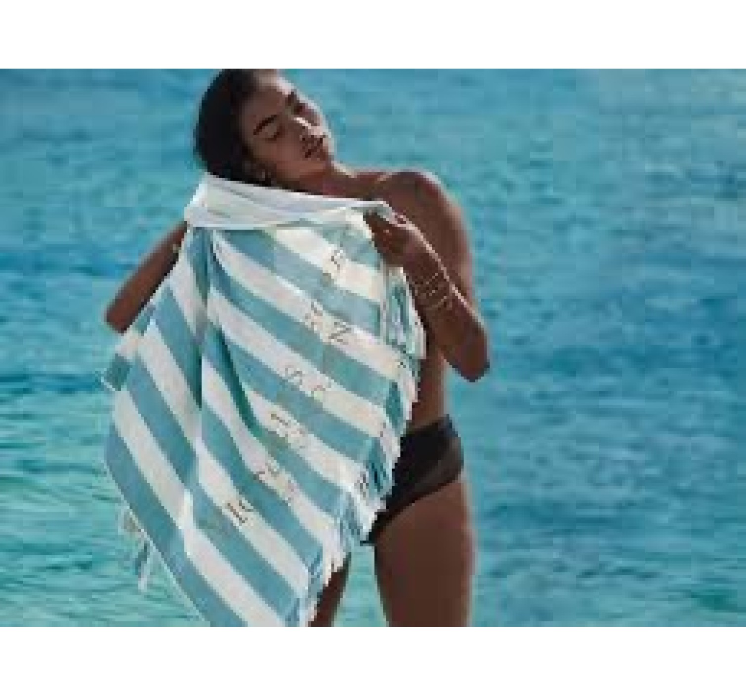 Полотенце для пляжа Victoria’s Secret принт синяя полоска и золотом вышит VS logo