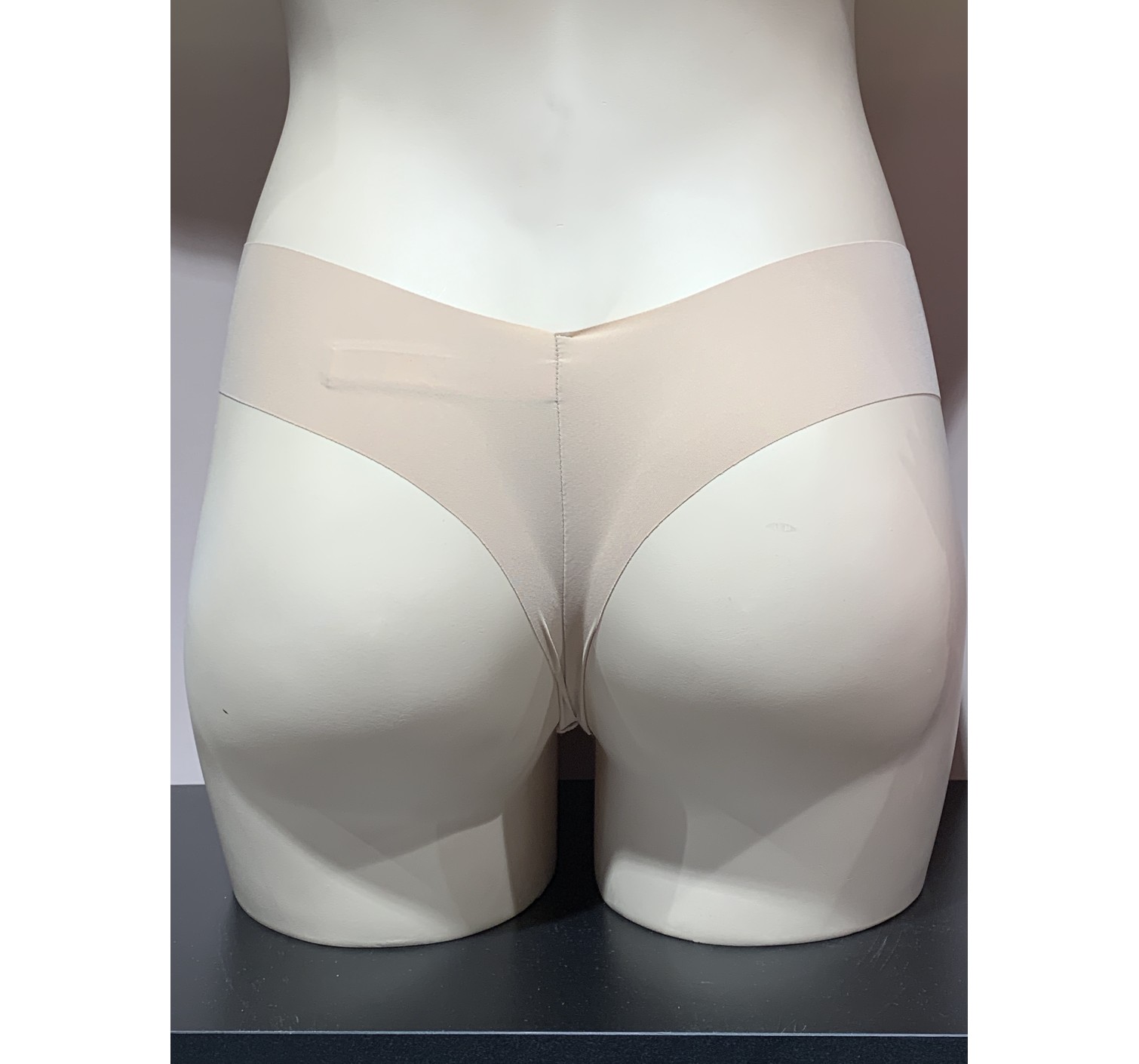 Трусики стринги Victoria’s Secret almost nude Thong panty