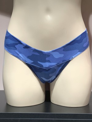 Трусики стринги Victoria’s Secret Blue Camo print Thong panty