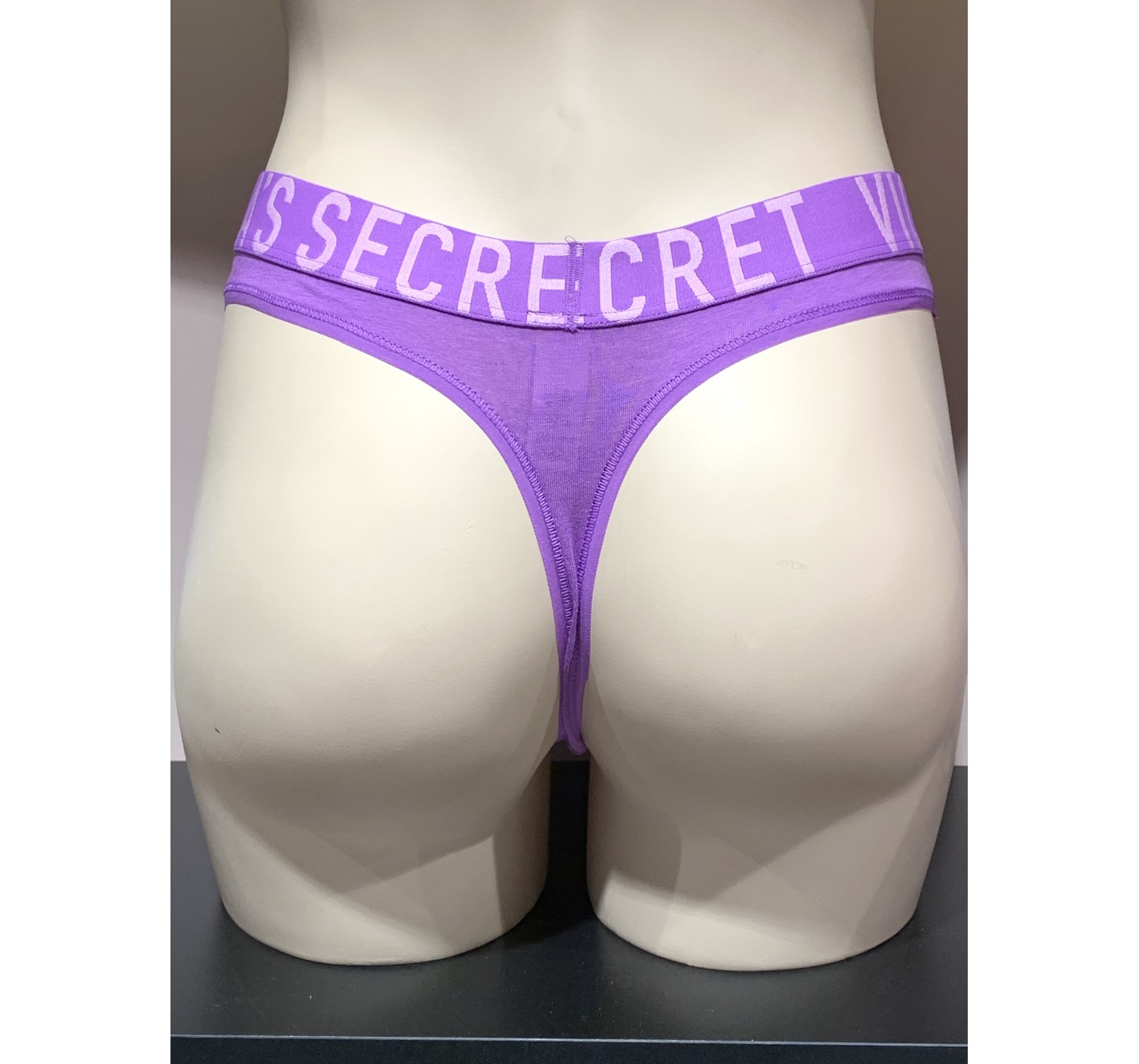 Трусики стринги Victoria’s Secret Purple logo Thong panty