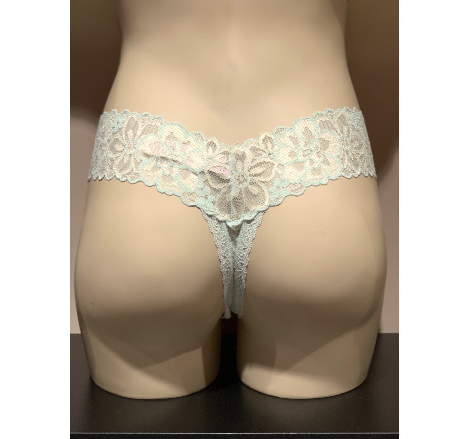 Трусики стрінги Victoria's Secret Mint Lace Thong panty