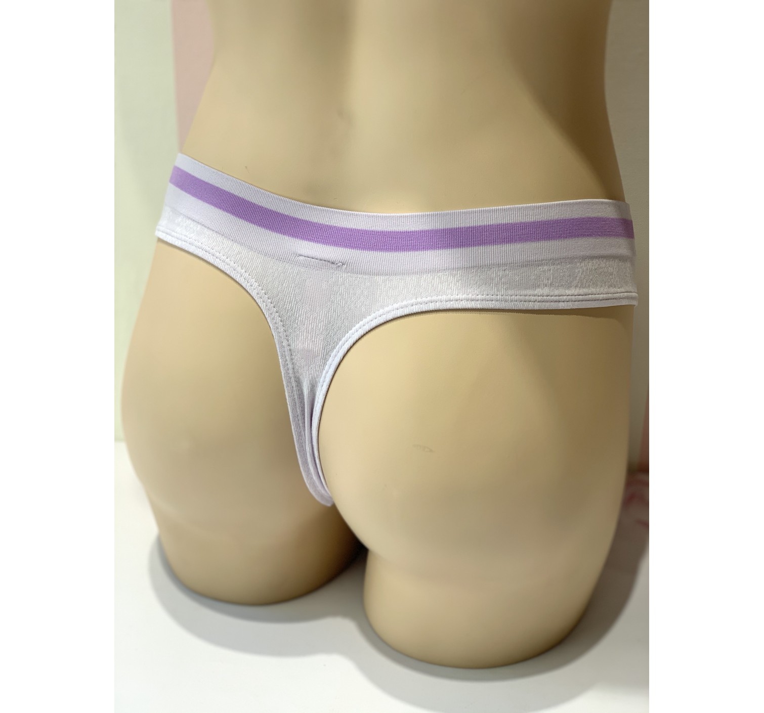 Трусики сиреневые стринги Victoria’s Secret Thong panty