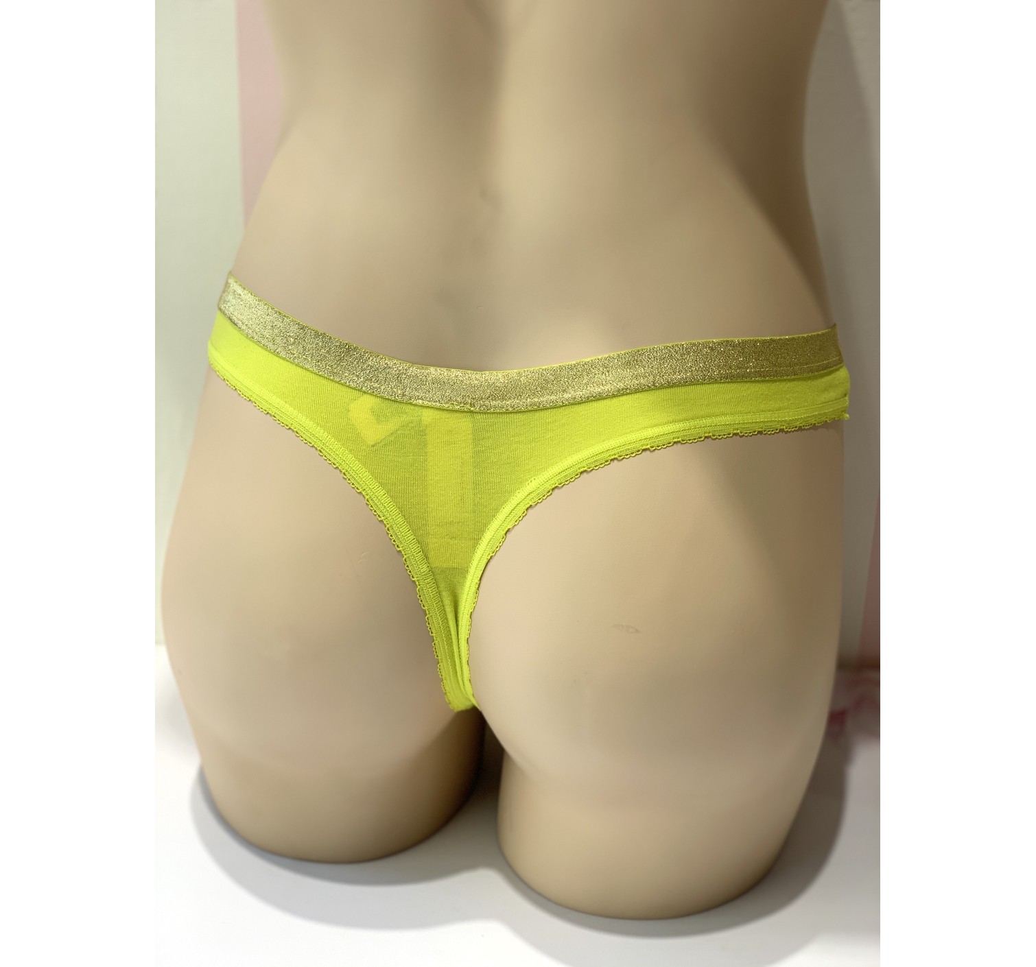 Трусики стринги Victoria’s Secret Thong panty фисташкового цвета