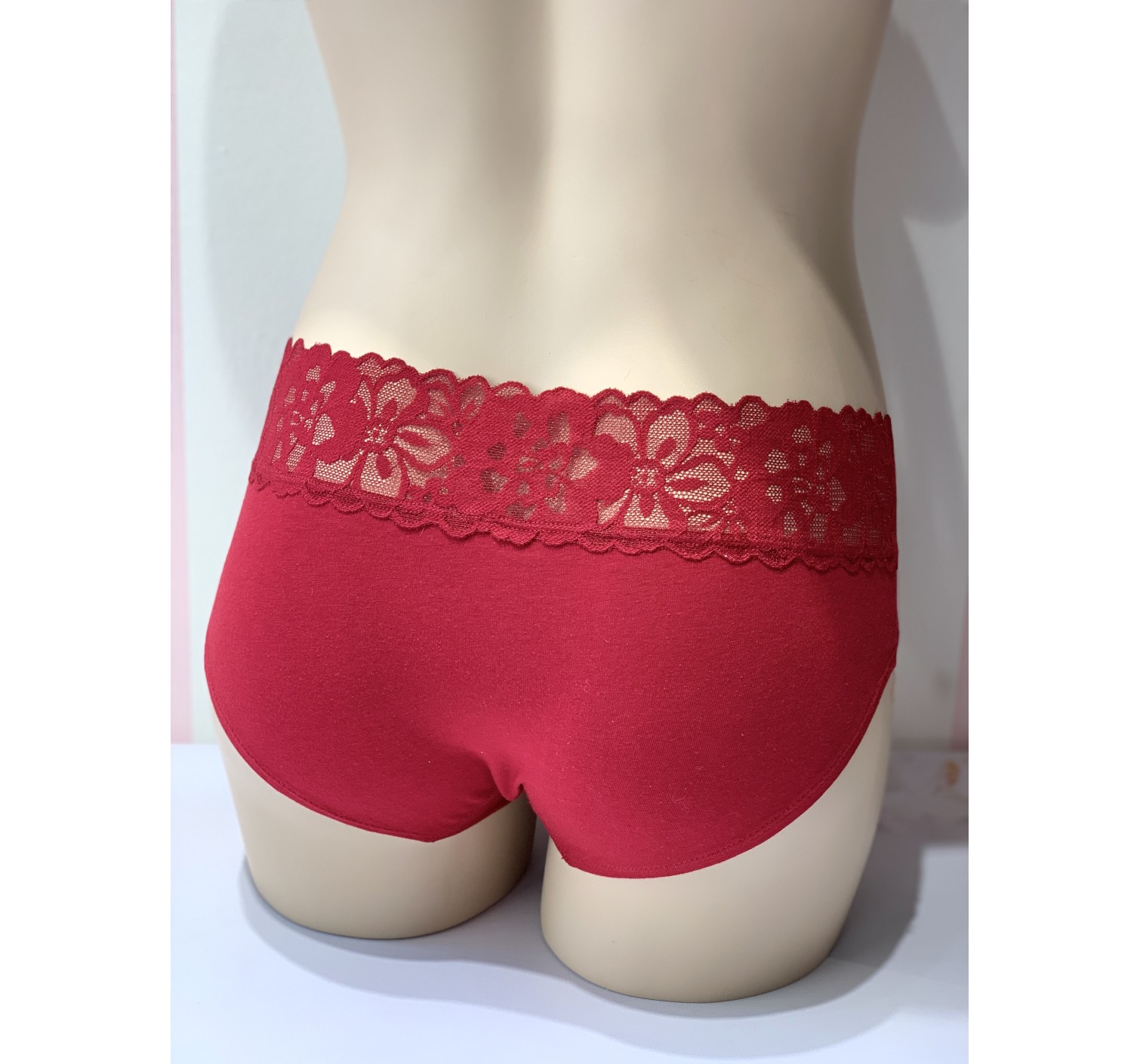 Трусики хипхаггеры Victoria’s Secret Red Lace Hiphugger panty