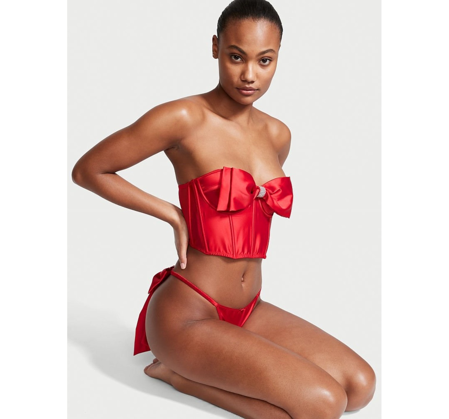 Комплект белья DREAM ANGELS Lipstick Balconette Bustier & Thong panty