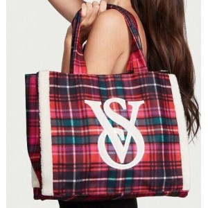 Сумка Victoria’s Secret Cozy Plush Fleece Tote Bag Sherpa Bright Tartan