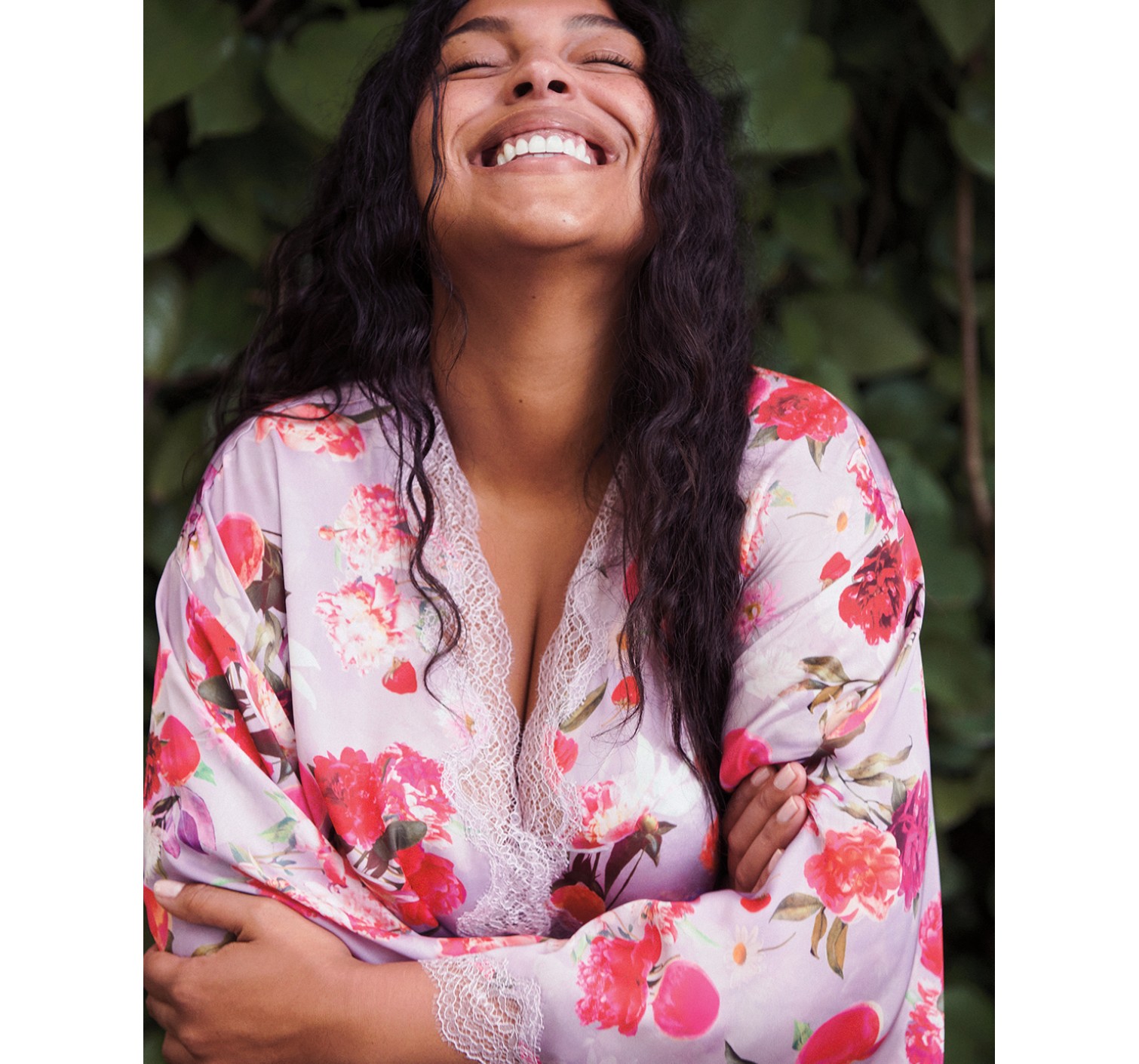 Сатиновий халат Victoria's Secret Lace Inset Robe Floral print